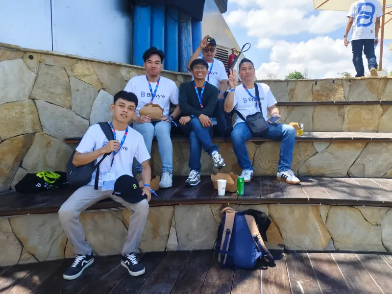 Rizki with the Bitwyre team