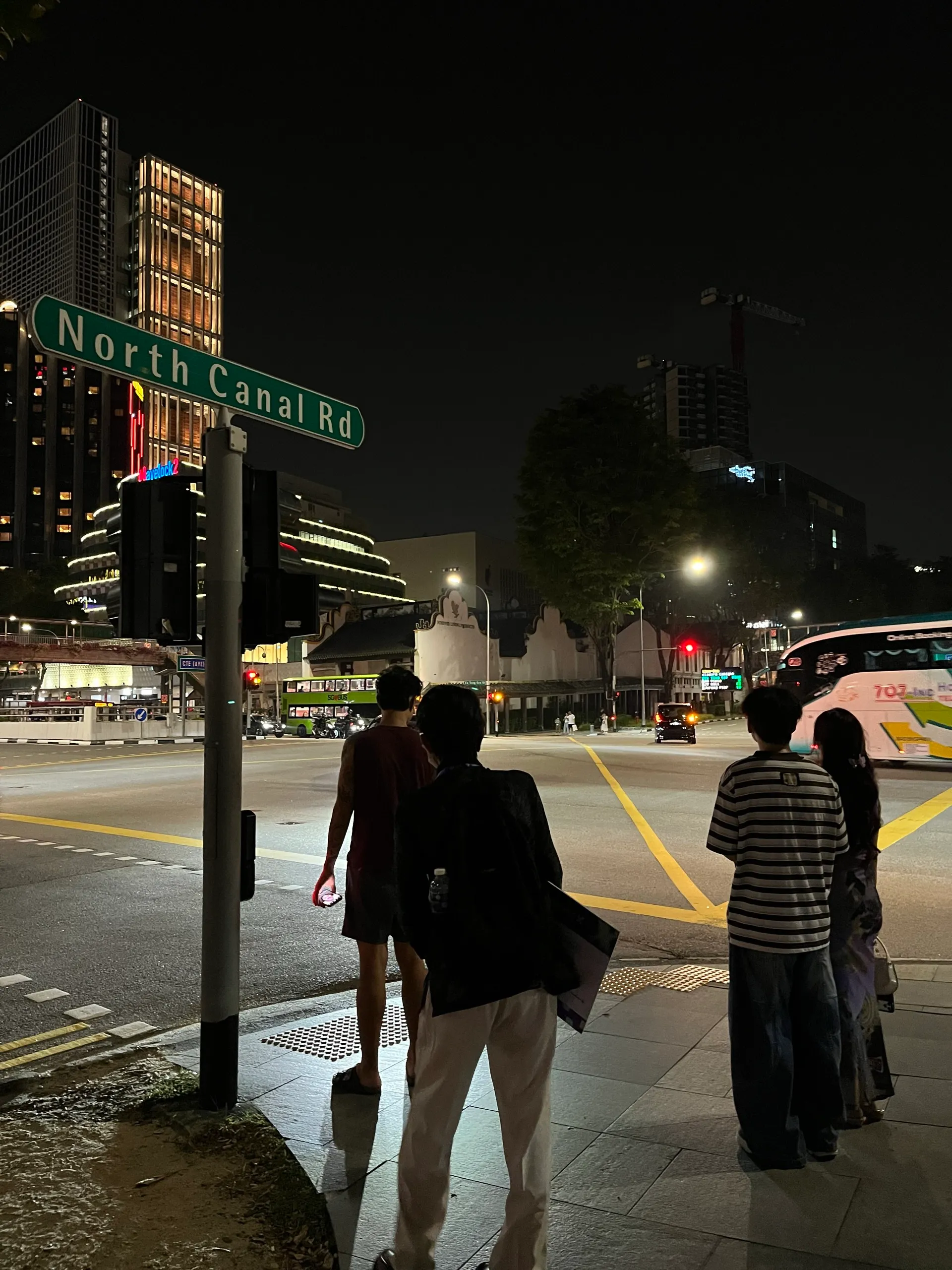 North Canal Road under the streetlights